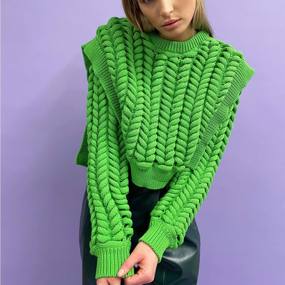 Worn once AKNVAS green cable knit Jules sweater